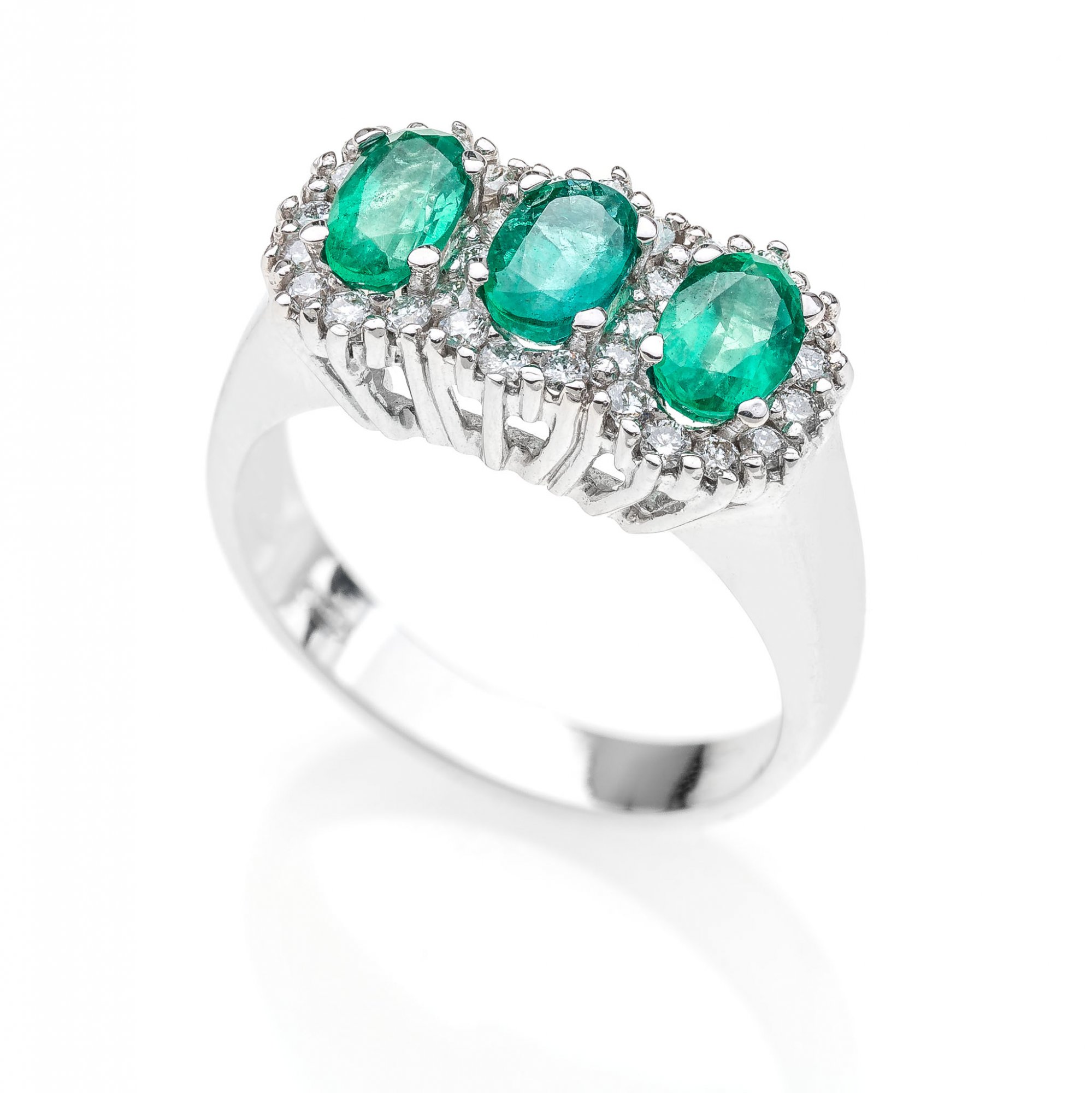 18 KT white gold ring with natural Columbia Emeralds and natural round brilliant cut diamonds