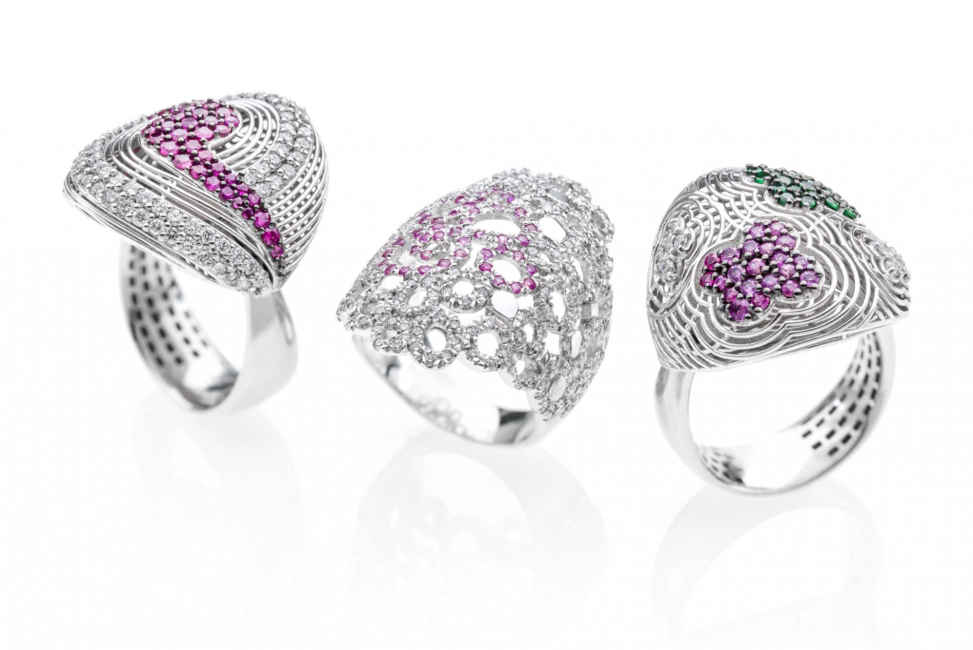 18 KT white gold rings with ruby,emerald and round brilliant cut diamonds